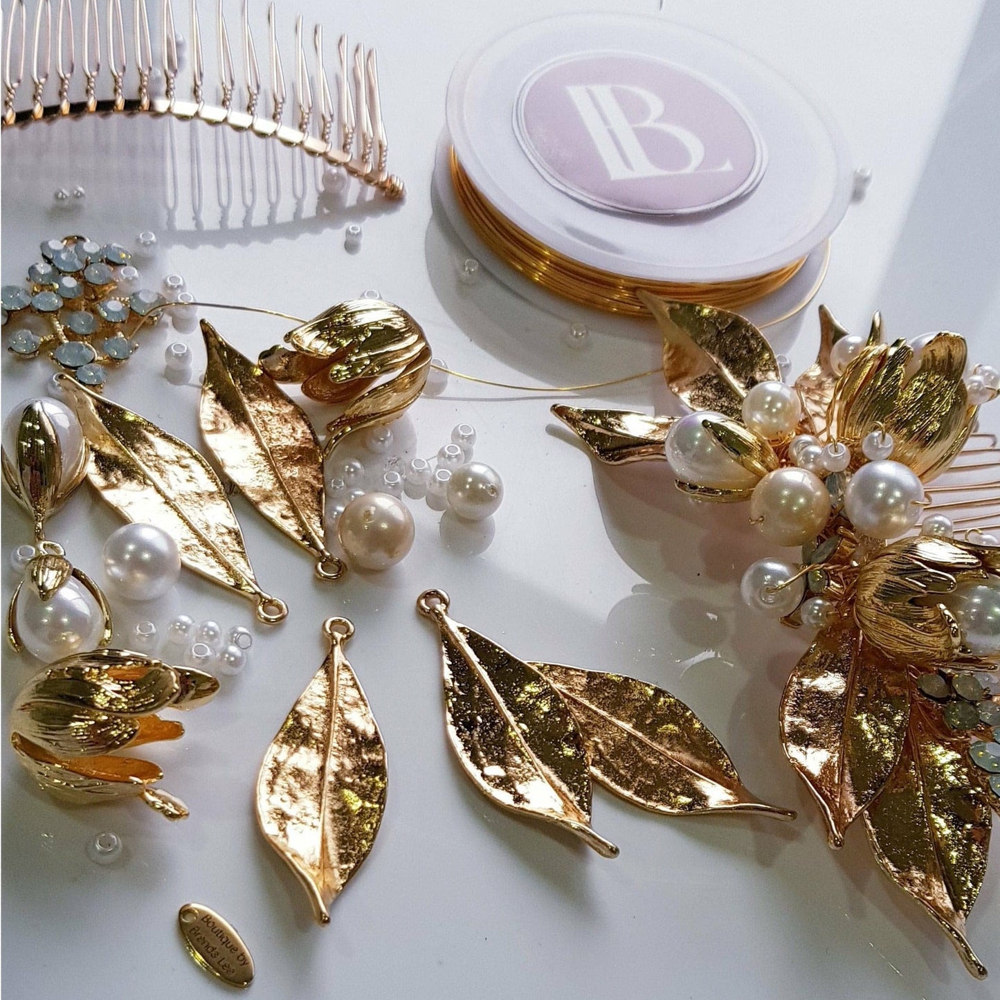 FEUILLE D'OR Haircomb.