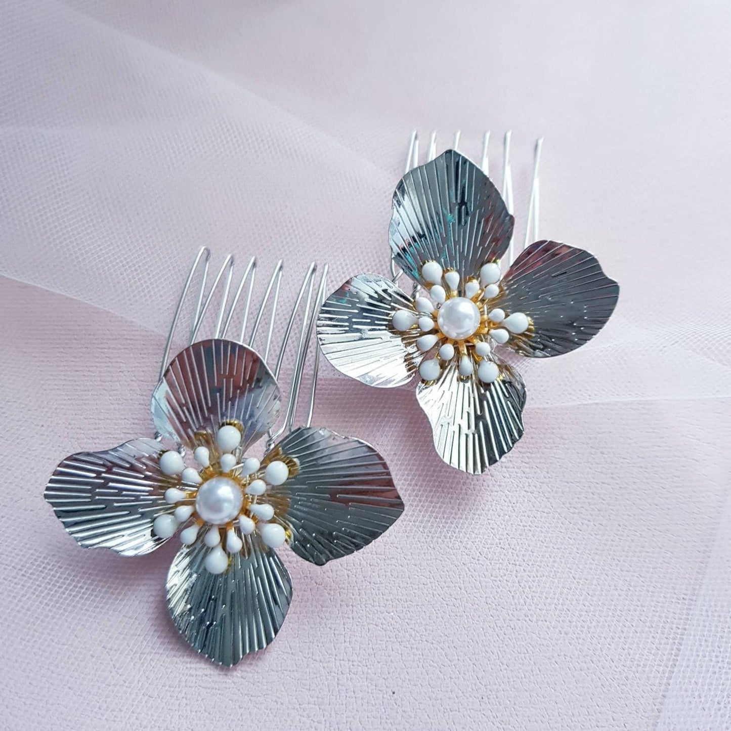 PÉTALES Haircombs Set of 2 Silver Gold bridal wedding hairpins White Flower hair accessories Australia fascinate handmade clips bridesmaids
