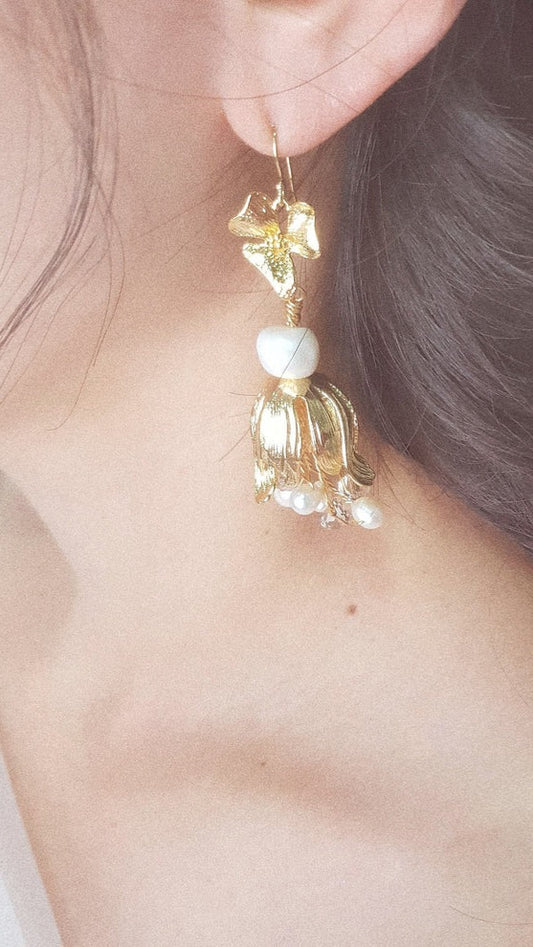 FEUILLE D'OR Pearl Earrings