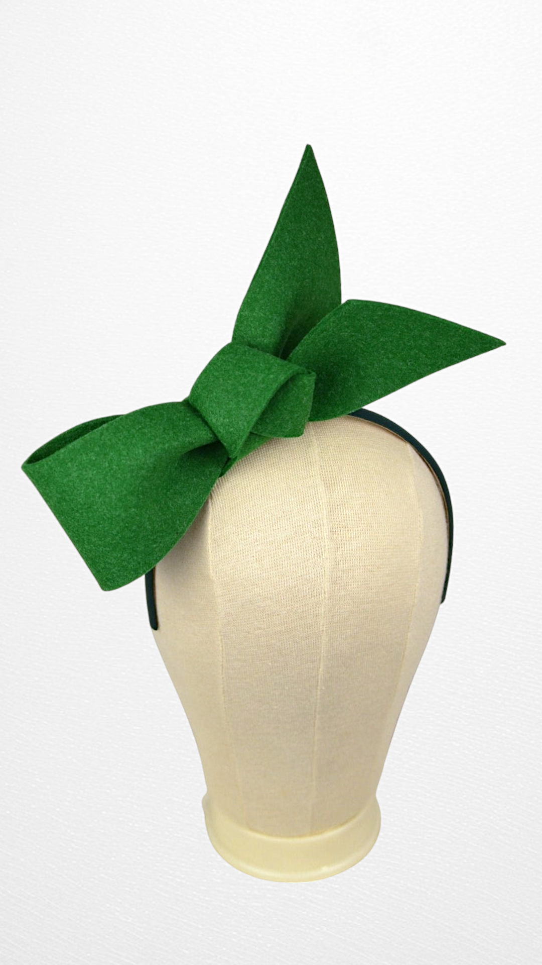 ARUM Green Fascinator