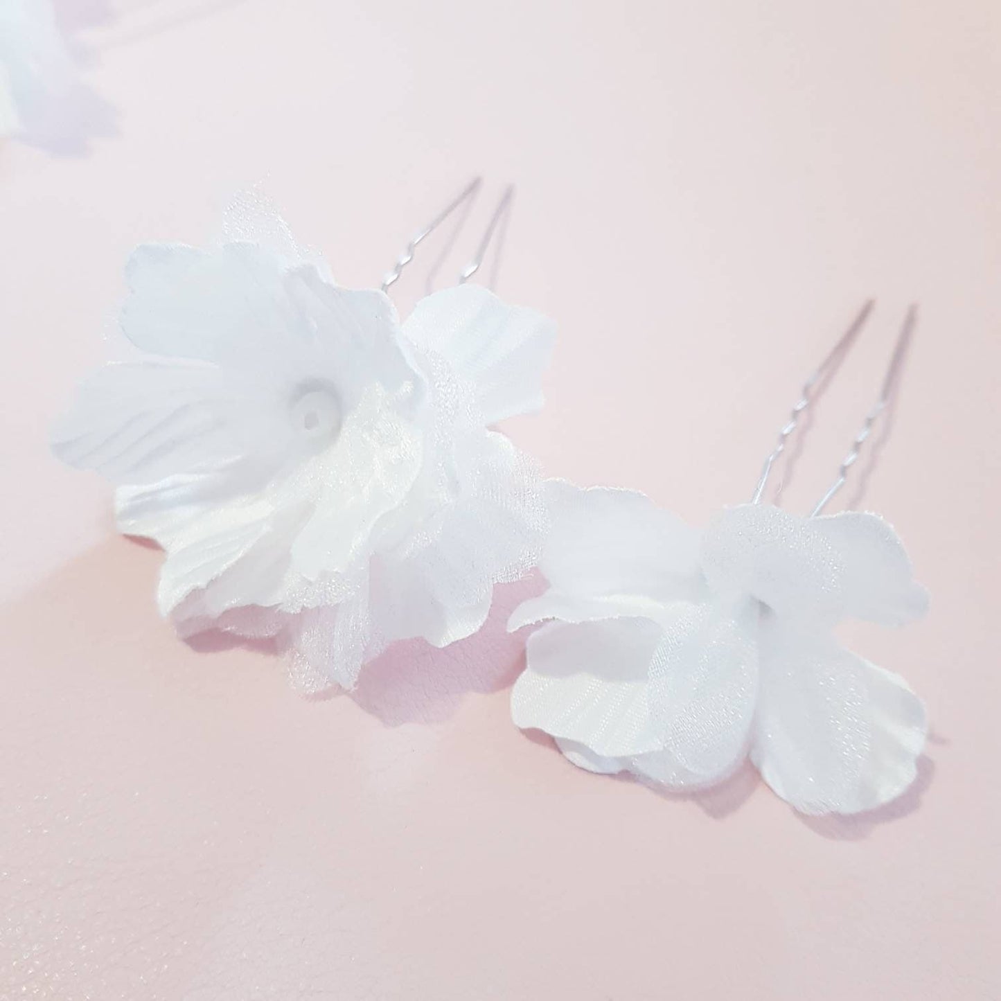 ANGE WHITE Flower Hairpins
