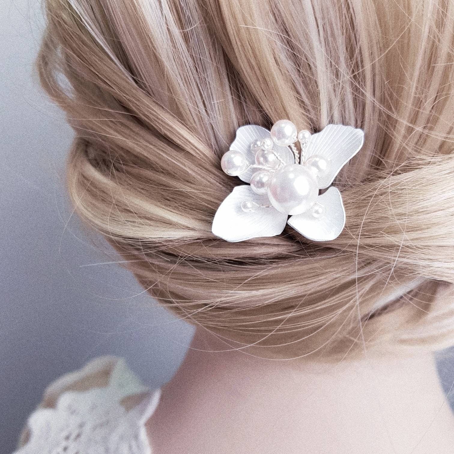 BoutiquebyBrendaLee LA BOULES Hair U Pin Goddess hairpin White Flower hair accessories handcrafted cream pearls beaded Australia