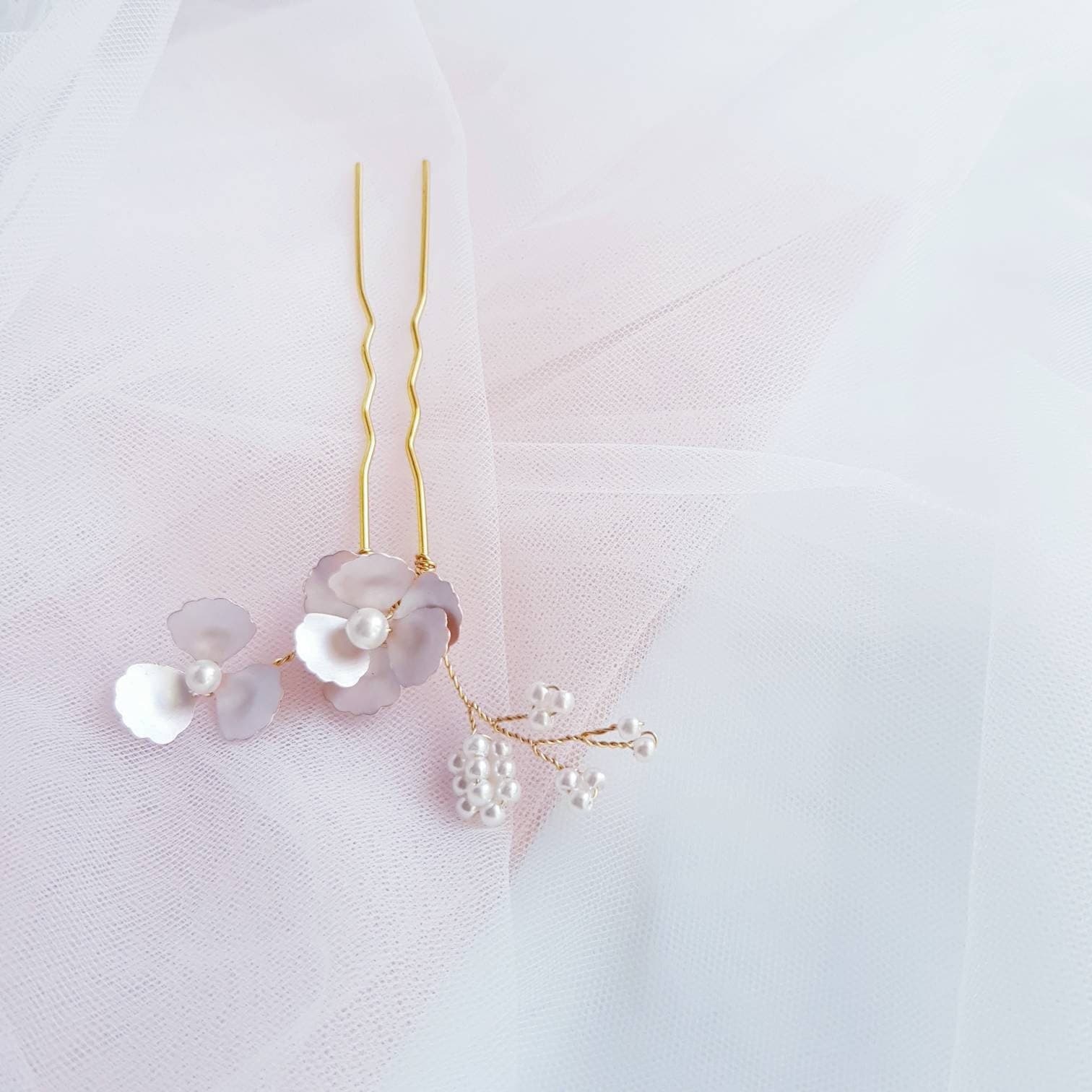 PRINCESSE PEARL Hair U Pin white flowers lily of the valley clay gold bride hairpins hair accessories flower floral handmade