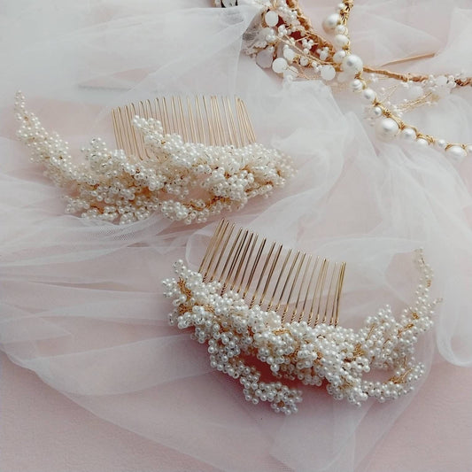 PETITES PLEINE Haircombs Set of 2 Bridal hair clips Wedding handmade cream white pearl hair accessories pearls aesthetic dainty ethereal